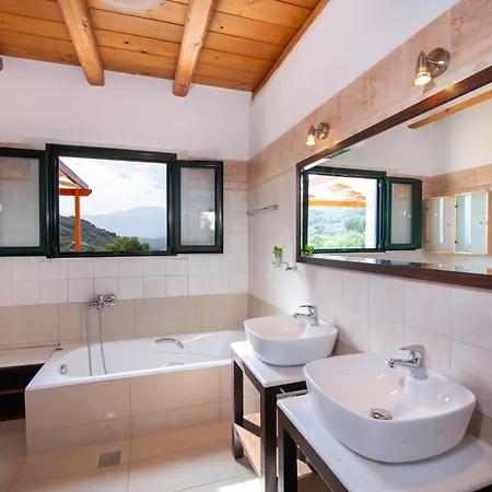 Piper - Pool - Jacuzzi - Sea View - Near The Hriszí Aktí Haniá