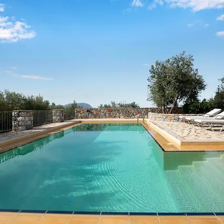 Piper - Pool - Jacuzzi - Sea View - Near The Hriszí Aktí Haniá